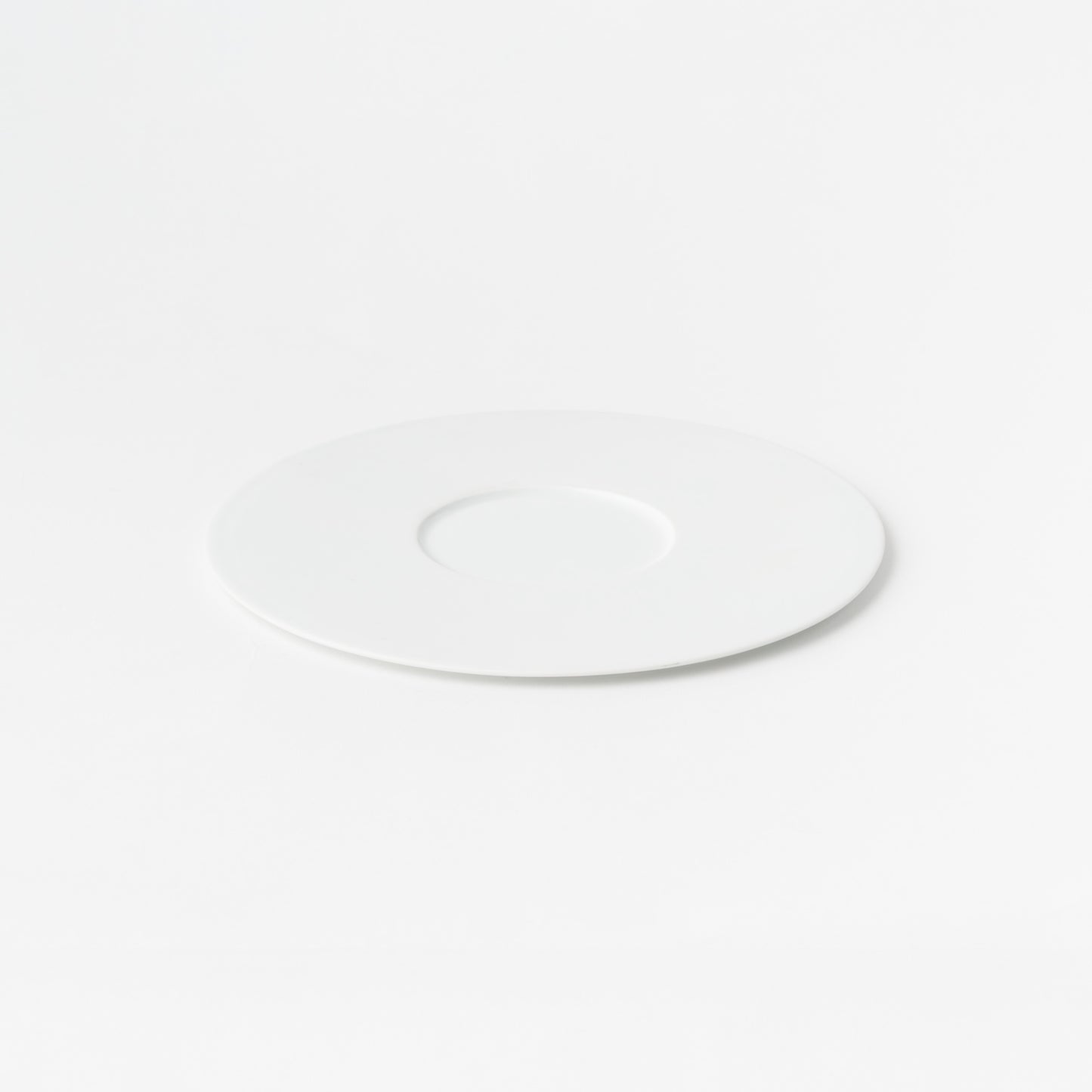 21cm Flat Plate with Round Indentation 7cm (Rim Matte White (Sandblasted), Center Glossy White)