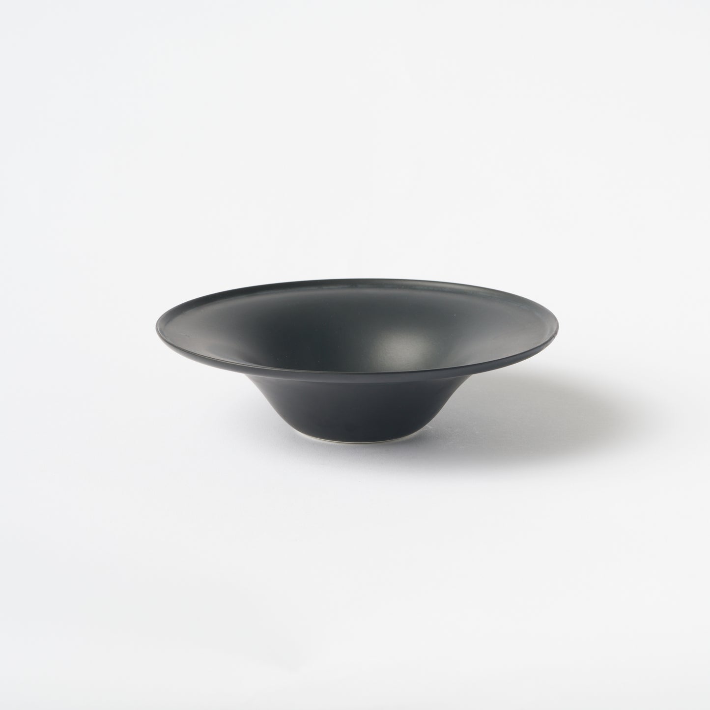 Bowl with Rim φ17.5cm