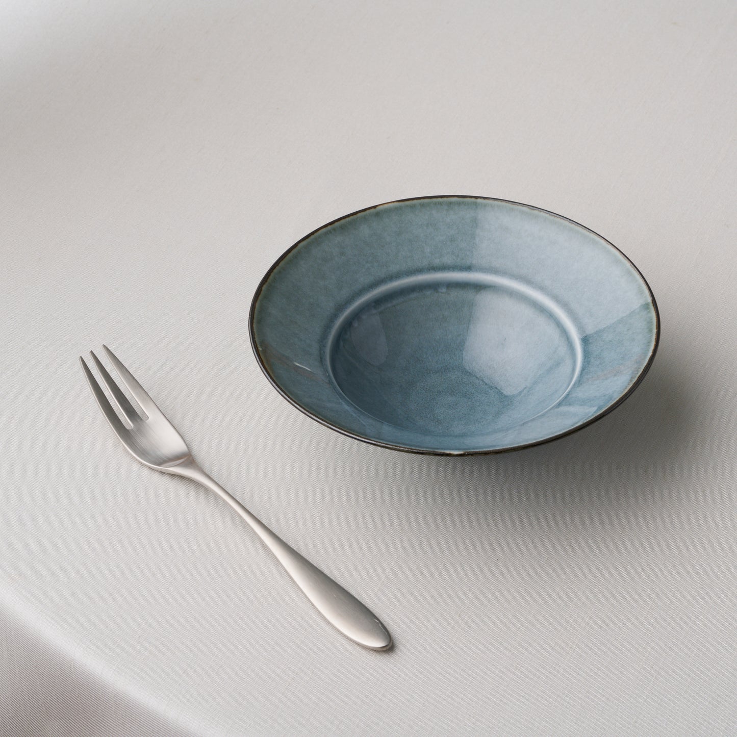 Frame Medium Rim Bowl - Pale Sumi Ink