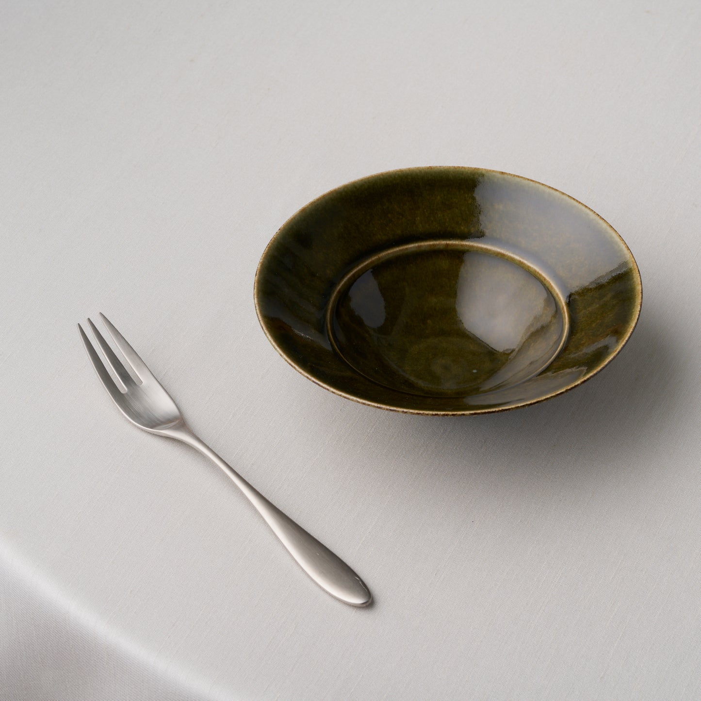 Frame Medium Rim Bowl - Moss