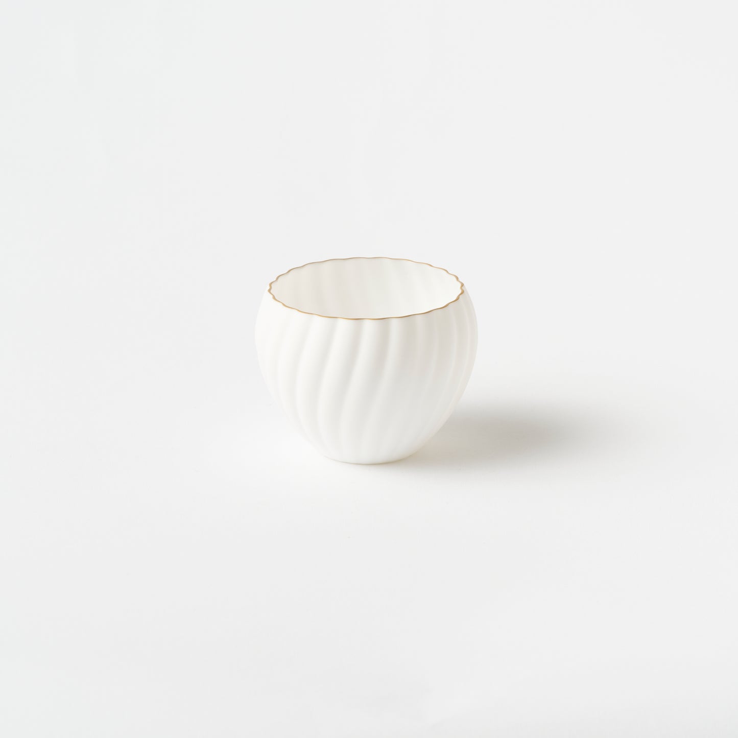 Eggshell Twisted Chrysanthemum Split Dessert Cup