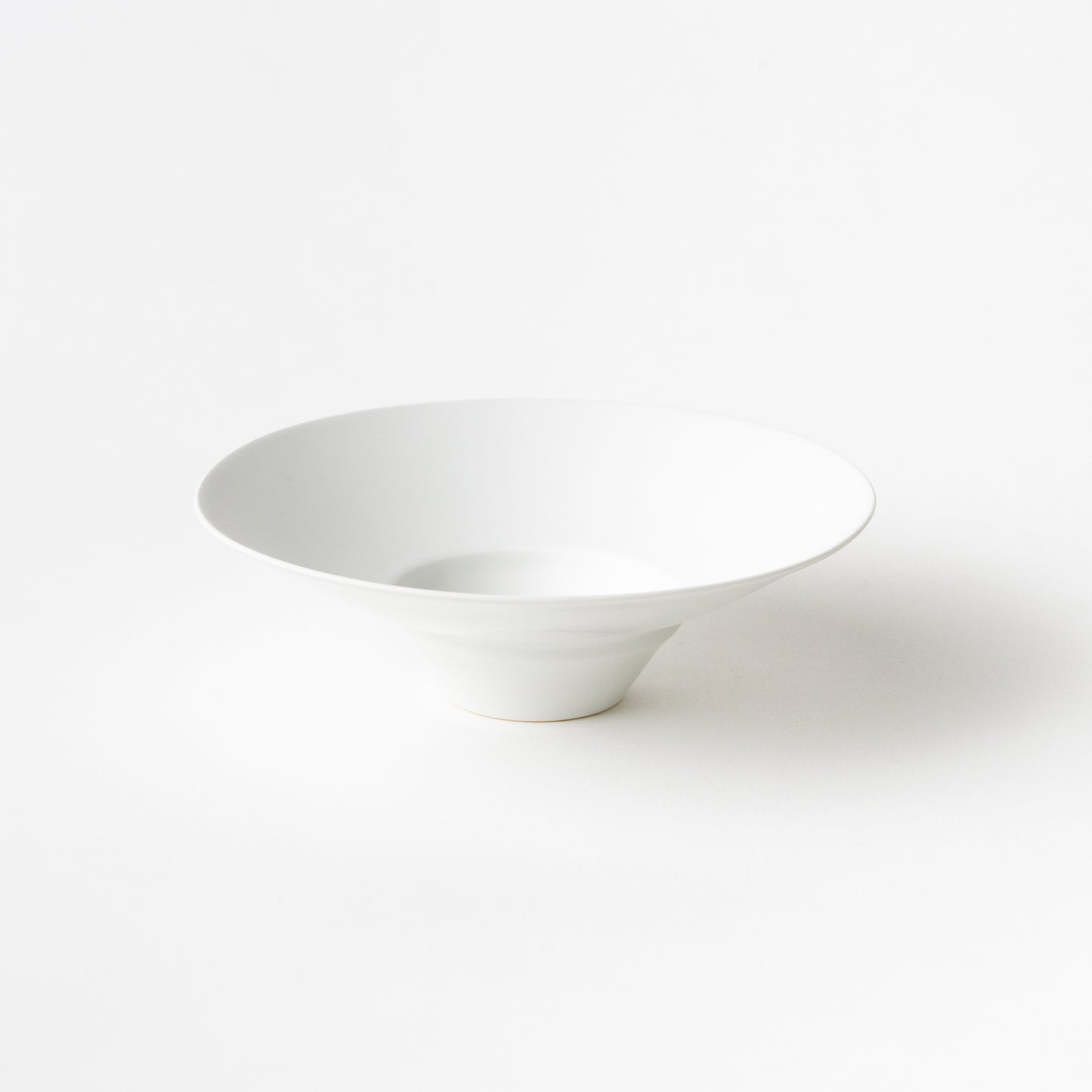 Frame Wide Rim Bowl - White Blast Rim and Glossy White Inner Bowl