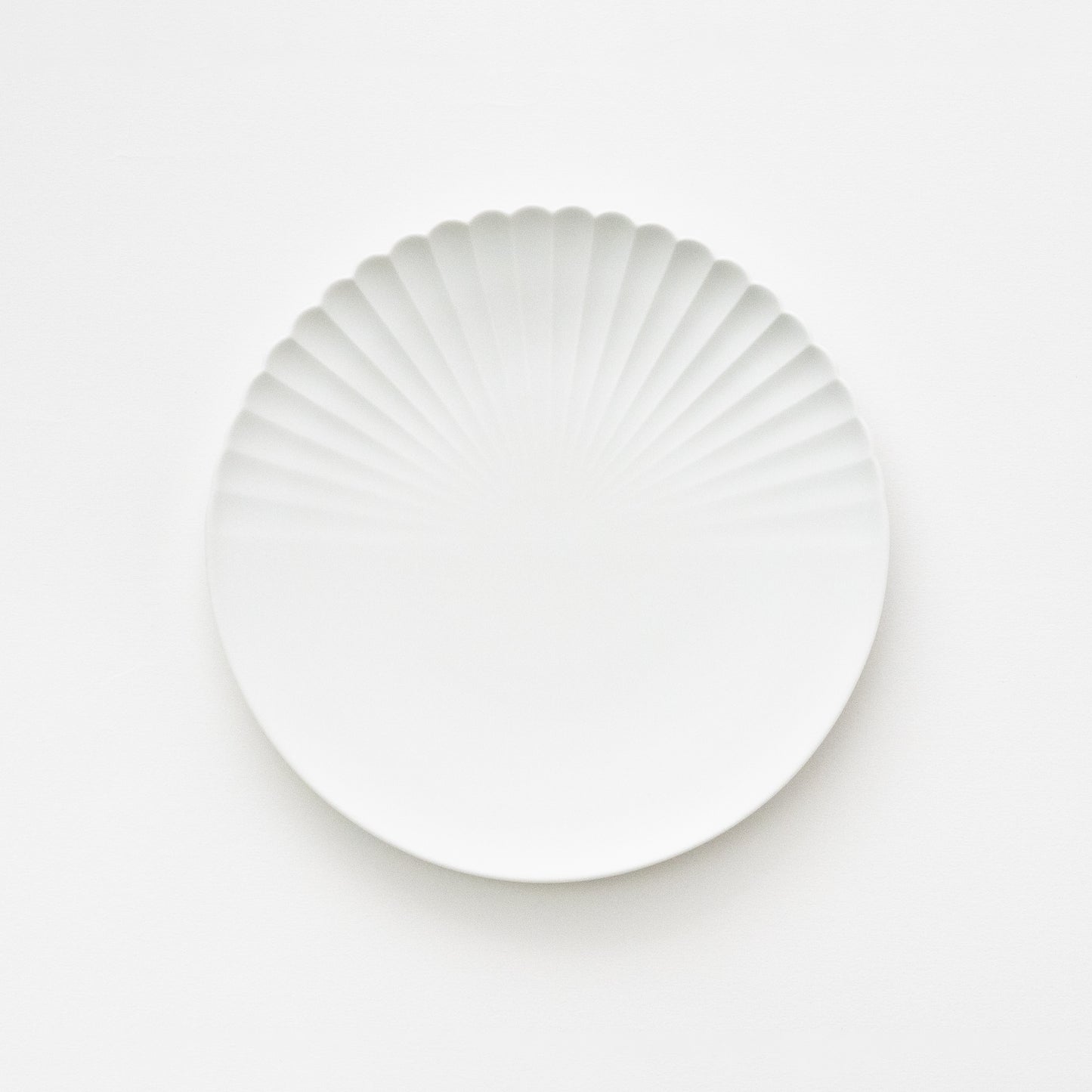 Half Chrysanthemum 16cm Plate