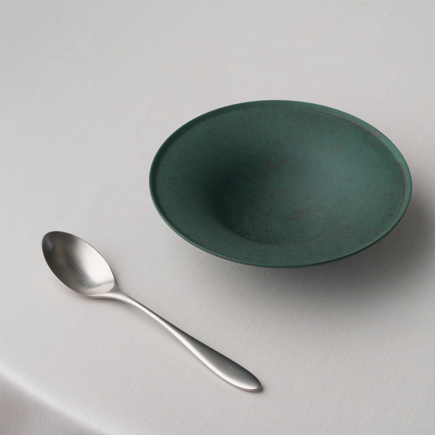 Bowl with Rim φ17.5cm