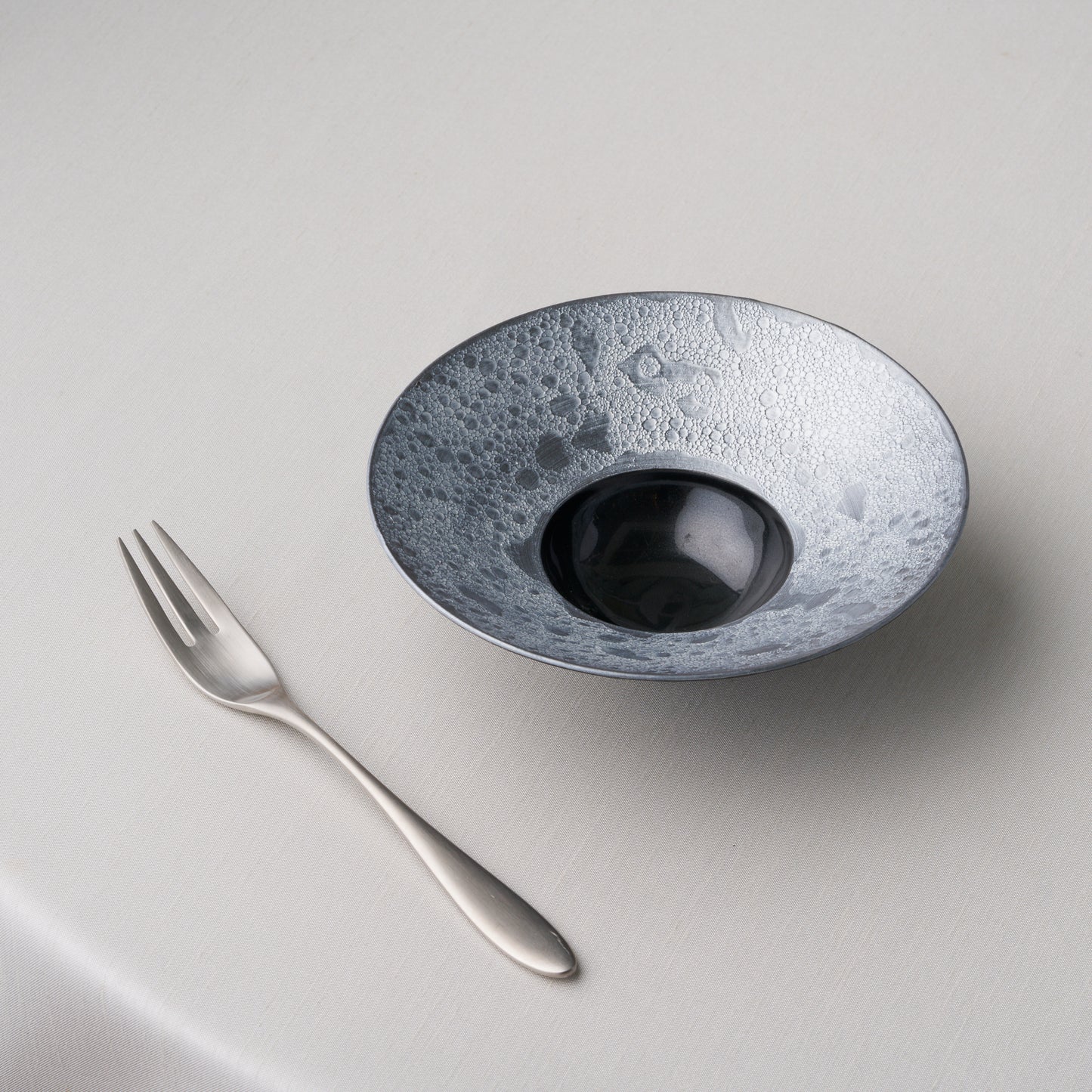 Frame Wide Rim Bowl - Mica Silver on Awagesho Black (Center Glossy Black)